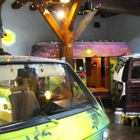 Urban Van Glamping ريغا المظهر الخارجي الصورة