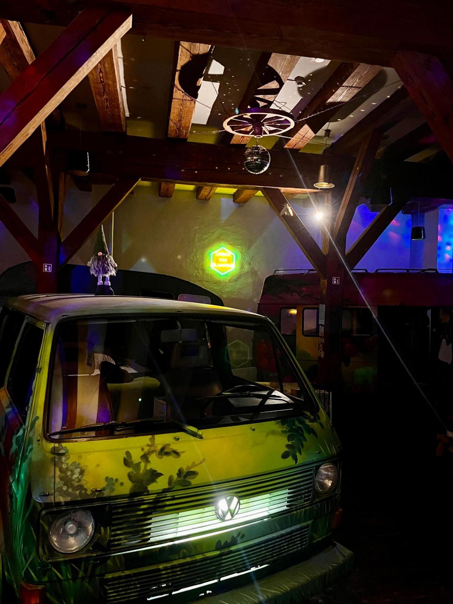 Urban Van Glamping ريغا المظهر الخارجي الصورة