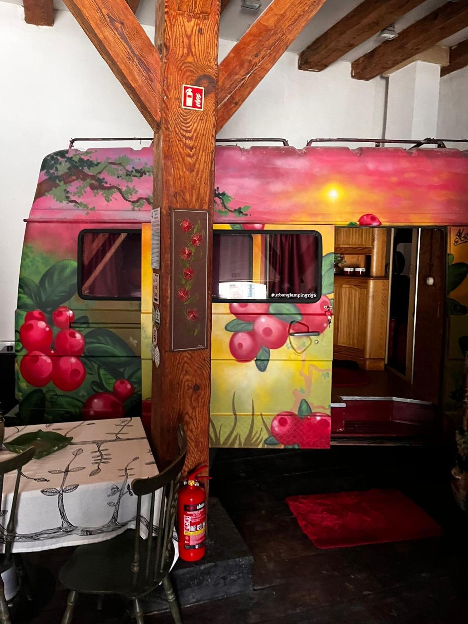 Urban Van Glamping ريغا المظهر الخارجي الصورة